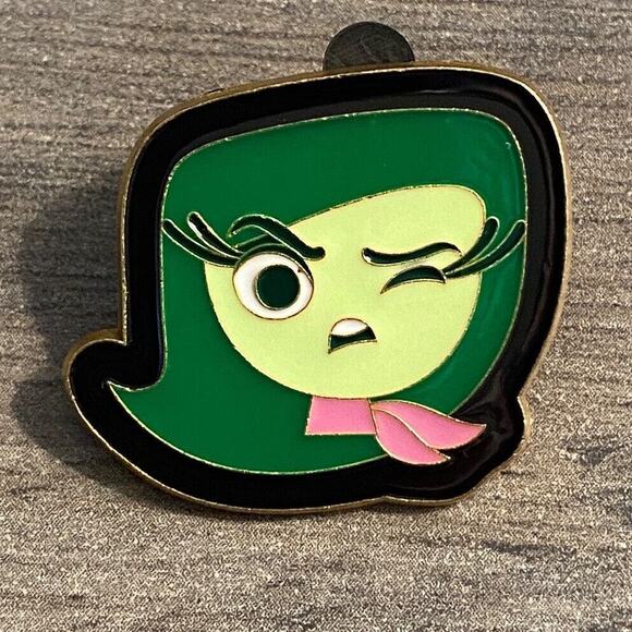 Disney Pixar - Inside Out - Disgust Face Trading Pin - Green Emotion Trading Pin - Picture 1 of 3